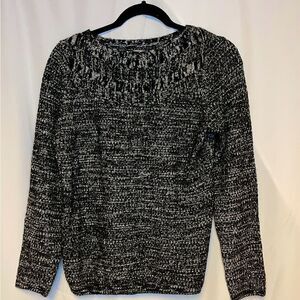 Woman’s Croft & Barrow Black and White Knit Sweater